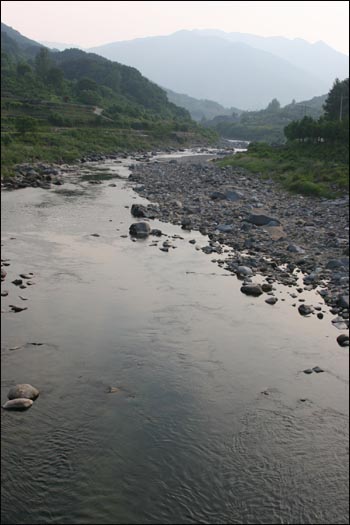 지리산에서 내려오는 의탄천 